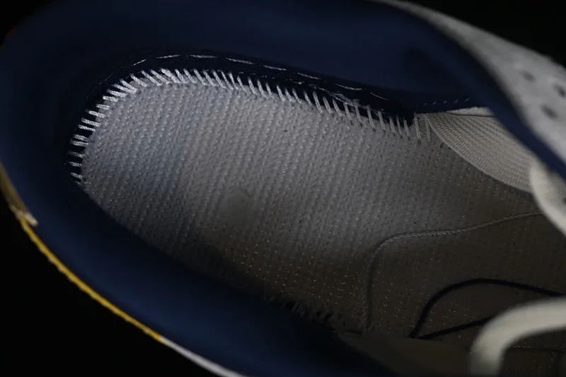 All Categories Nk SB Dunk Series Nk SB Dunk Low Low-top sneakers Foreign trade version Nk Dunk Low Rro "Old Spice" White, blue and gold SB low-top sports and leisure sneakers 304292-272